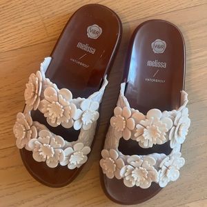 Melissa x Viktor&Rolf wide blossom slides